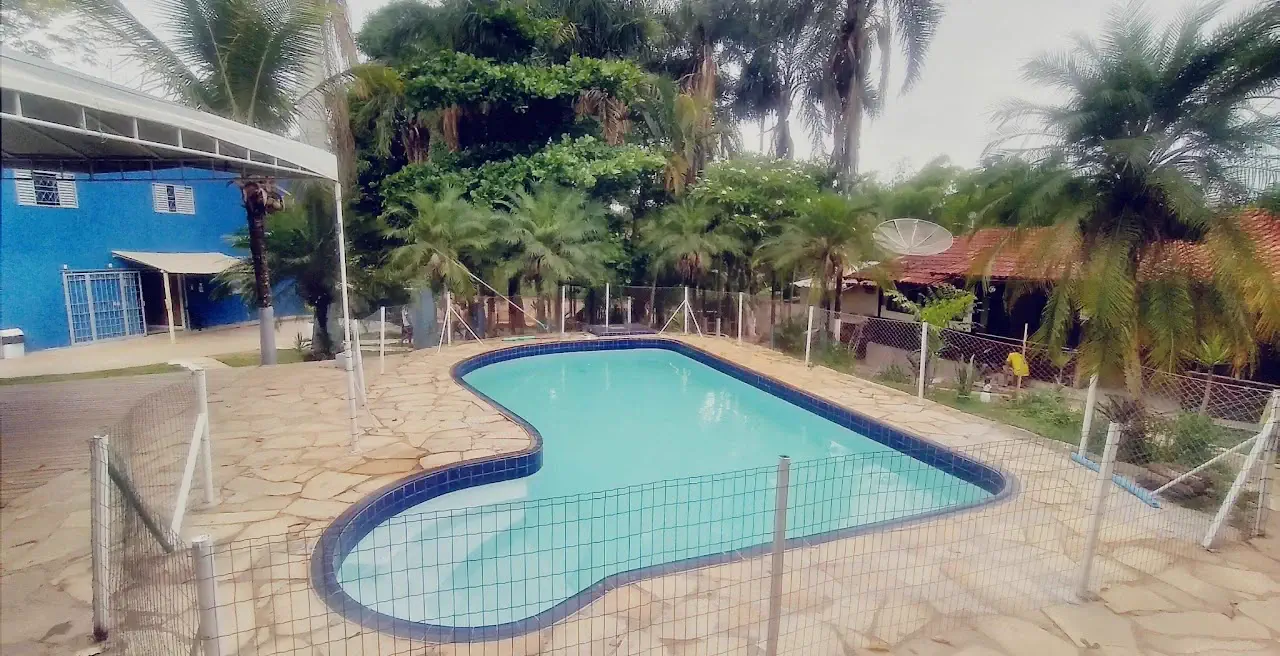 Área de lazer com piscina